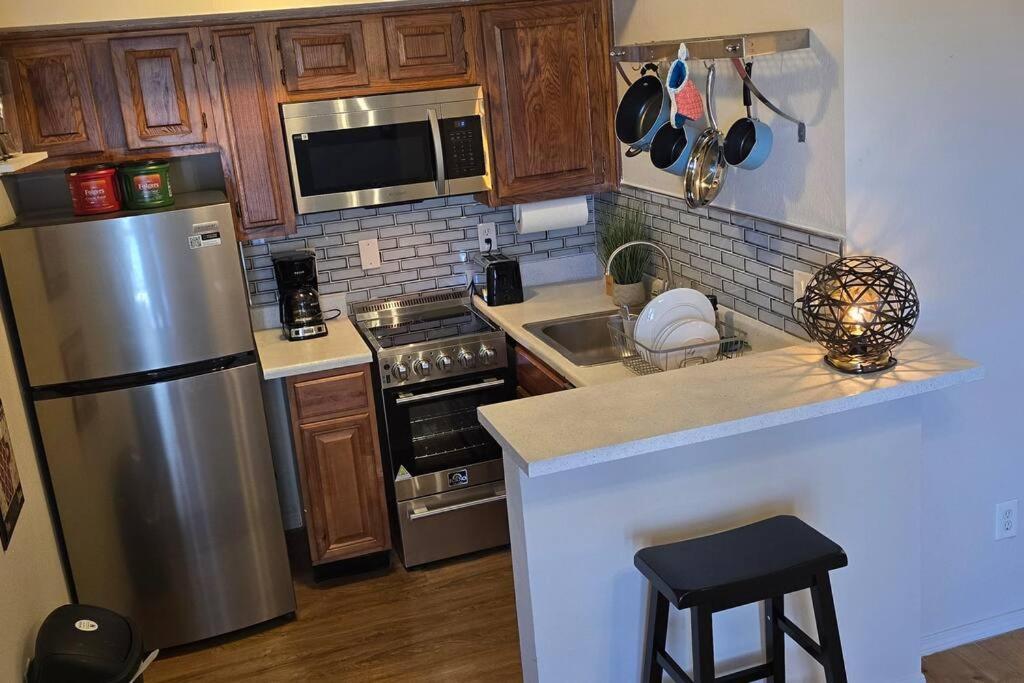 Cozy Updated Cove Of Heaven, 5Mins To Lake Hefner! Oklahoma City Exteriér fotografie