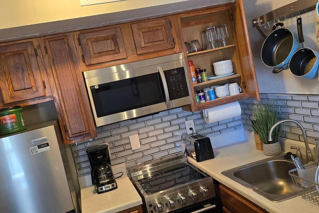 Cozy Updated Cove Of Heaven, 5Mins To Lake Hefner! Oklahoma City Exteriér fotografie
